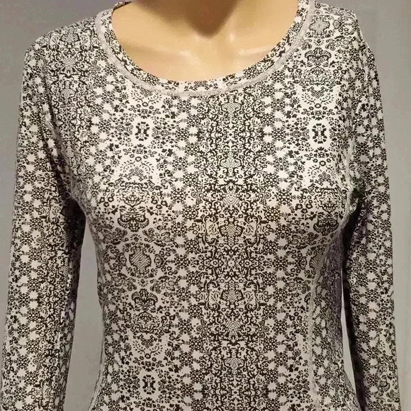 O'Neil top  - Picture 2 of 5